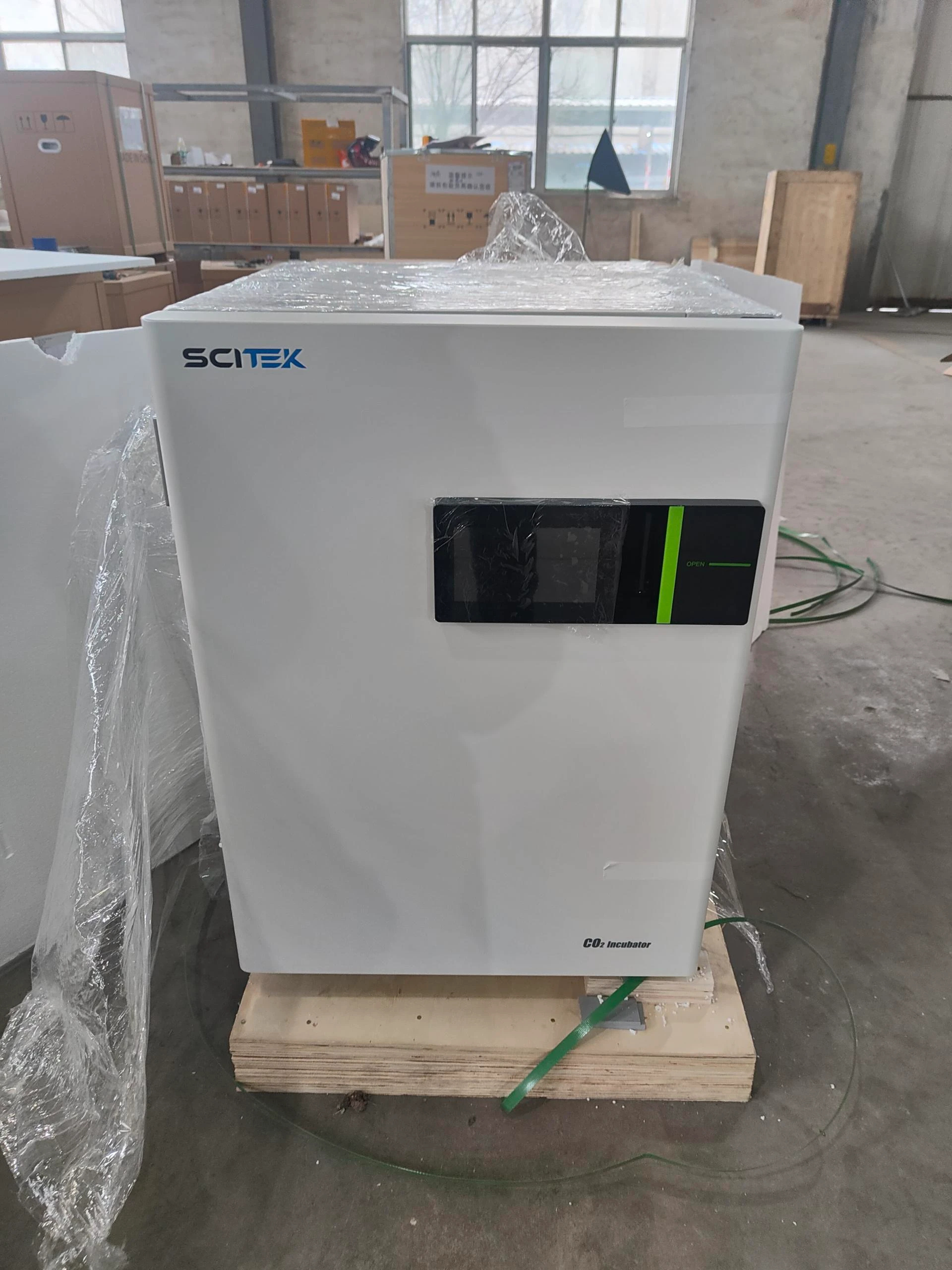 CO2 INCUBATOR