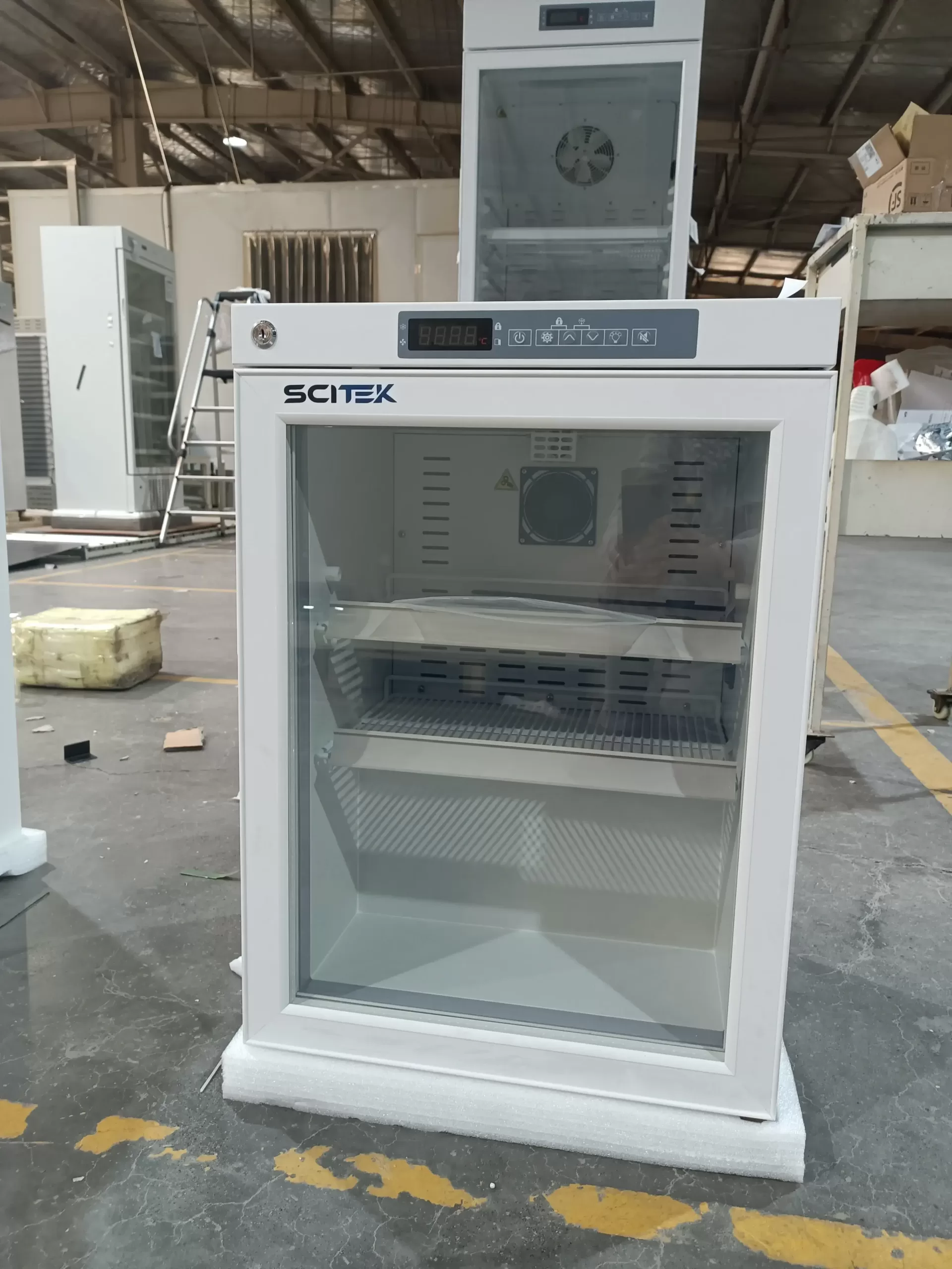 Laboratory refrigerator