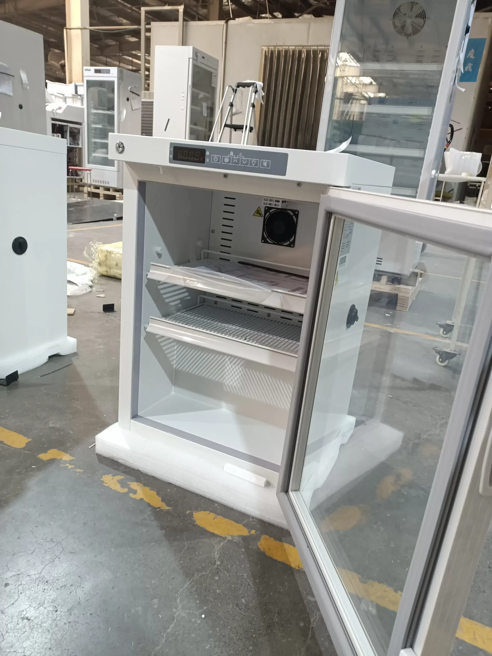 2-8℃ Laboratory refrigerator