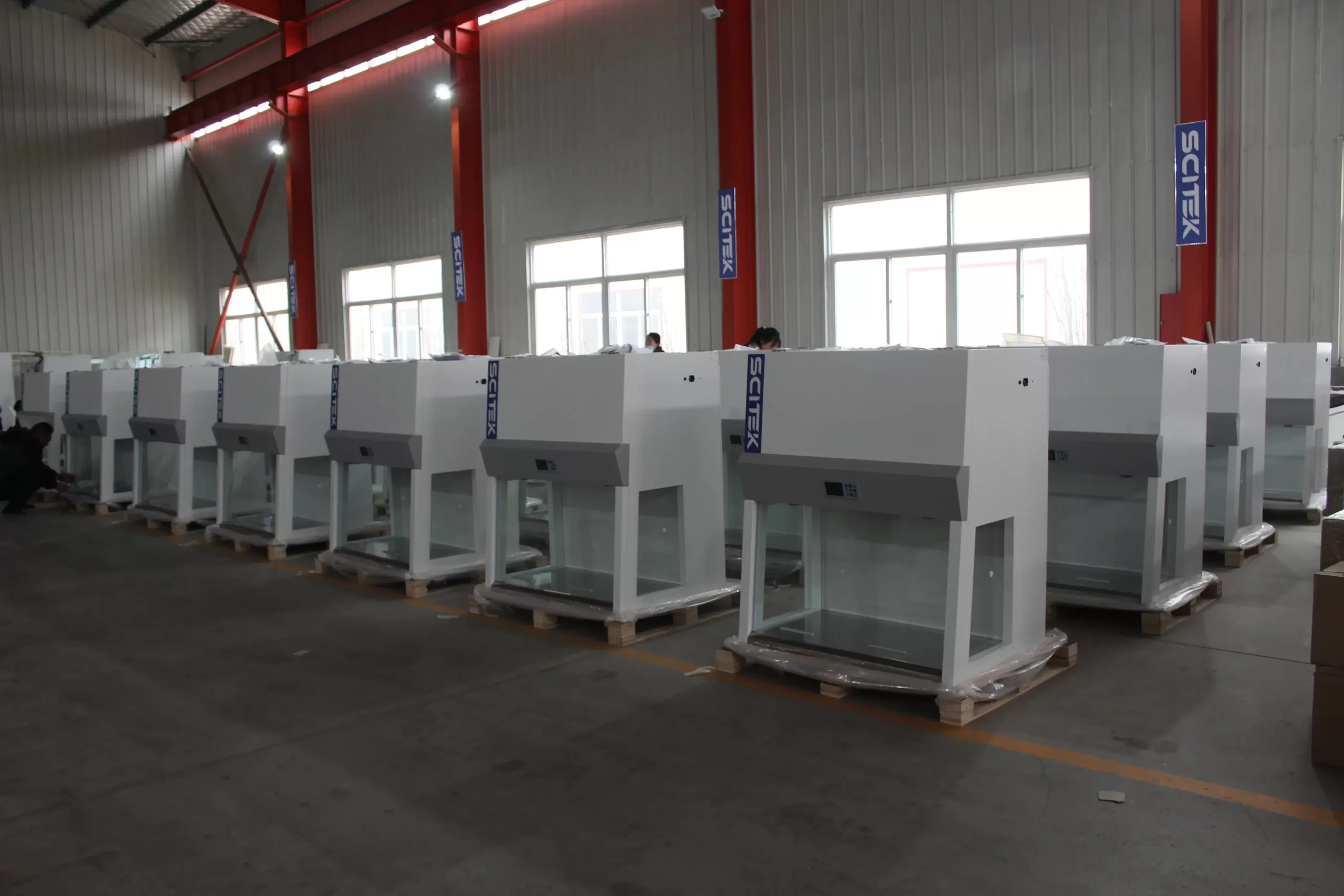 Vertical laminar flow cabinet